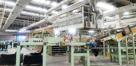 Después de dos renovaciones técnicas y el desarrollo de neumáticos de base ancha en 2009 y 2012, Long March ha alcanzado una capacidad de producción anual de neumáticos de 2 millones de juegos. Después de dos renovaciones técnicas y el desarrollo de neumáticos de base ancha en 2009 y 2012, Long March ha alcanzado una capacidad de producción anual de neumáticos de 2 millones de juegos.
